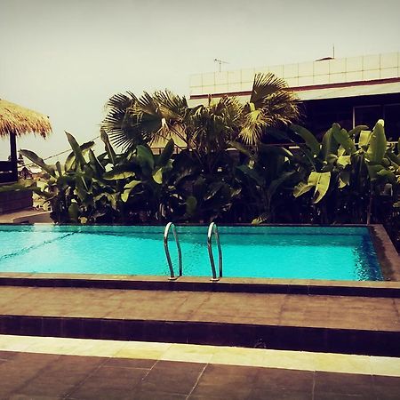 The Rizen Hotel Cisarua Extérieur photo