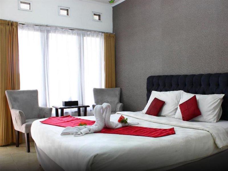 The Rizen Hotel Cisarua Extérieur photo