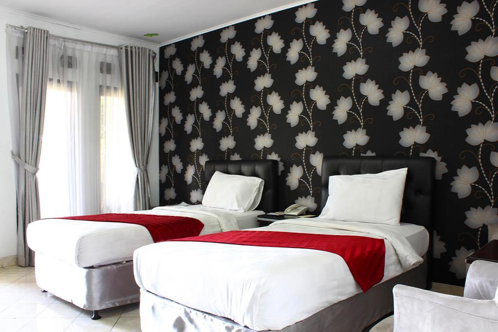 The Rizen Hotel Cisarua Extérieur photo