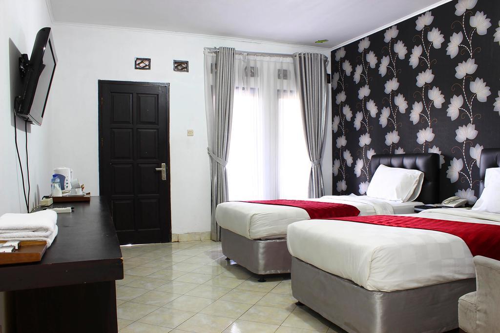 The Rizen Hotel Cisarua Extérieur photo