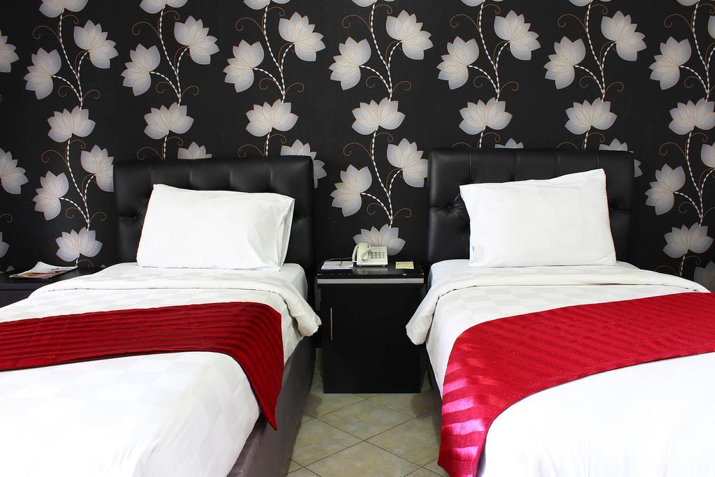 The Rizen Hotel Cisarua Extérieur photo